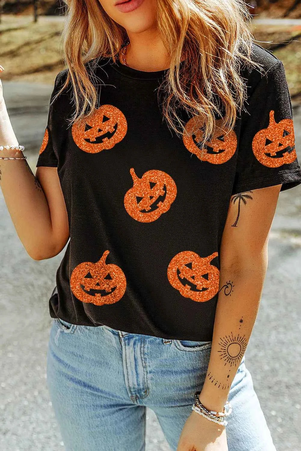 Full Size Glitter Jack-O'-Lantern Round Neck Short Sleeve T-Shirt 070b4ddc-8303-429b-a7cb-2b2c5545a736-Max