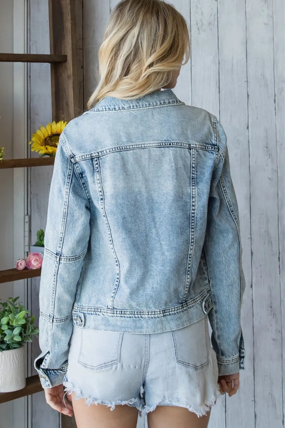 Veveret Distressed Button Up Denim Jacket 077f262f-e506-44c1-8328-39b70473b333-Max
