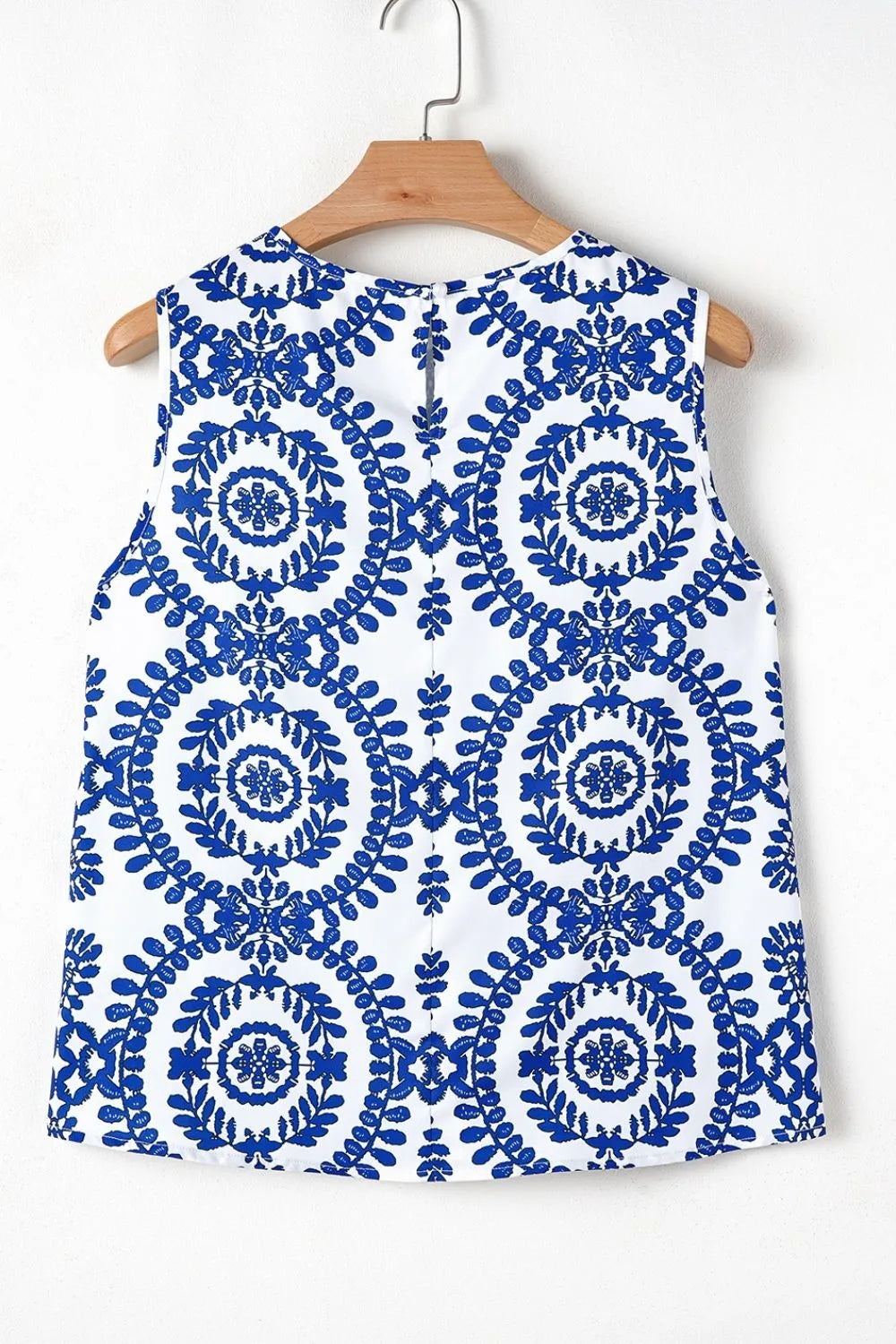 Printed Crew Neck Sleeveless Top 07e43a85-cbbc-4242-87af-fb81a45bef2d-Max-Origin