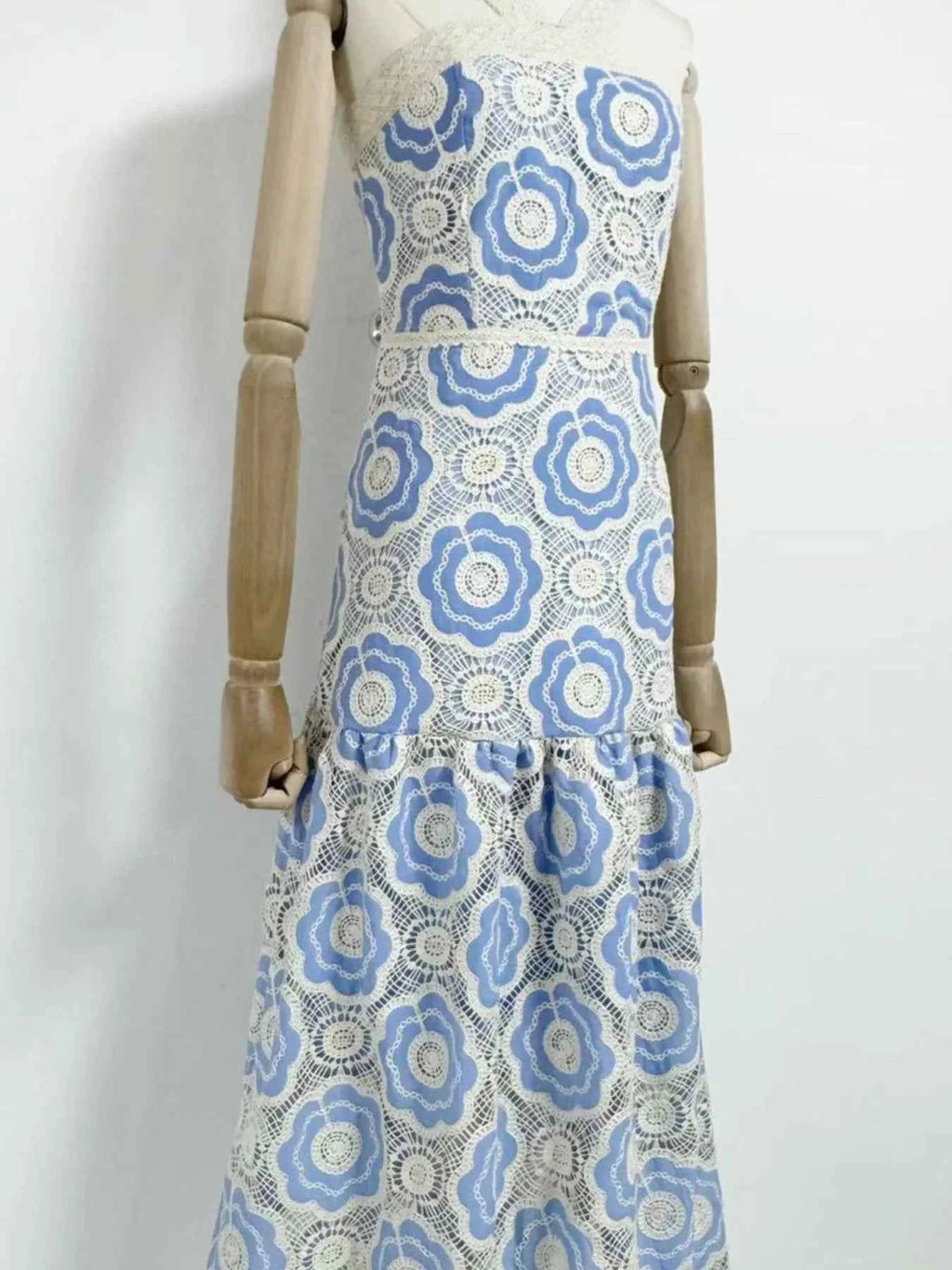 Lace Sleeveless Tiered Midi Dress 080442fb-74f6-4434-ad3f-ac77db708c05-Max-Origin