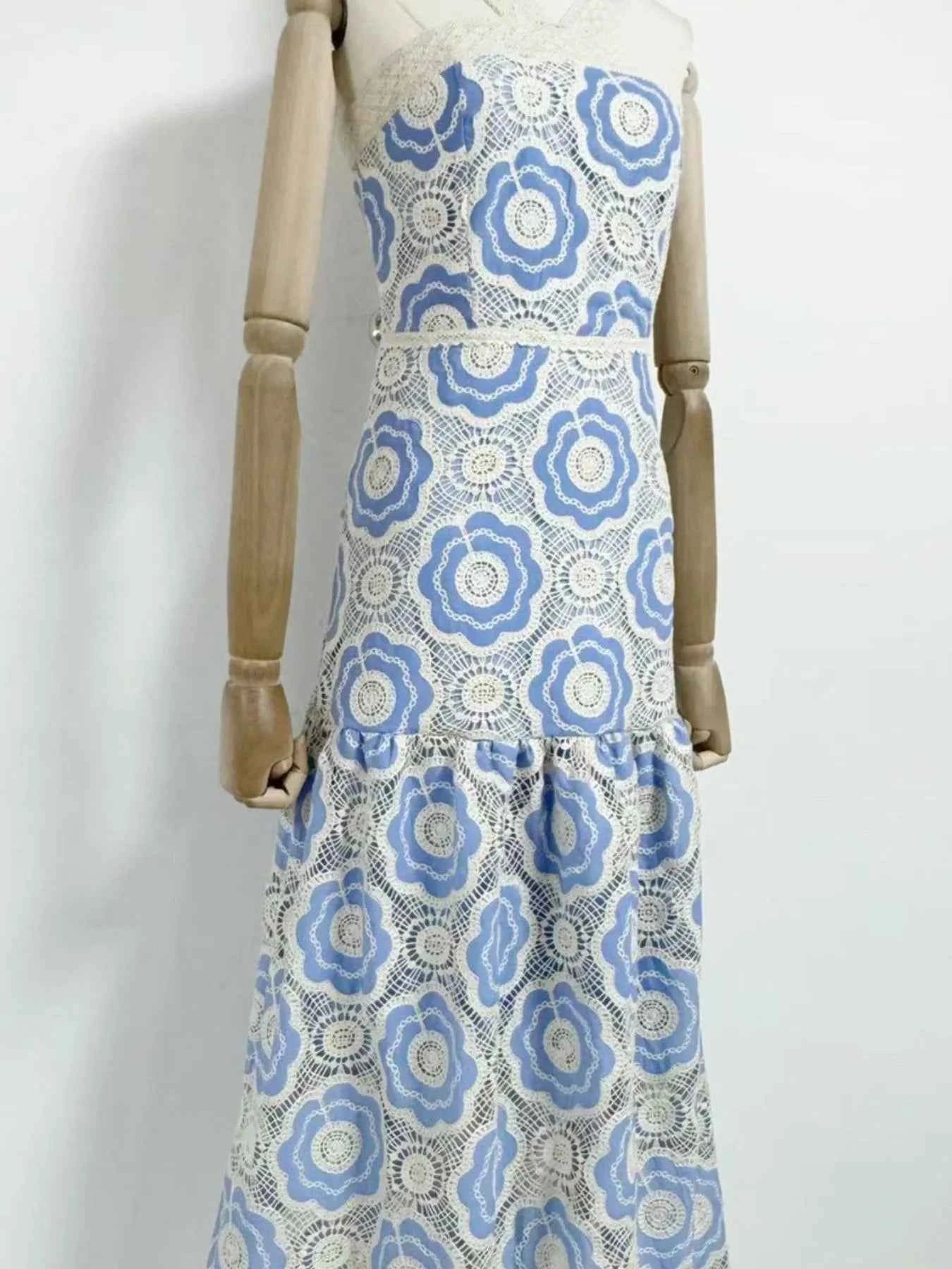 Lace Sleeveless Tiered Midi Dress 080442fb-74f6-4434-ad3f-ac77db708c05-Max-Origin