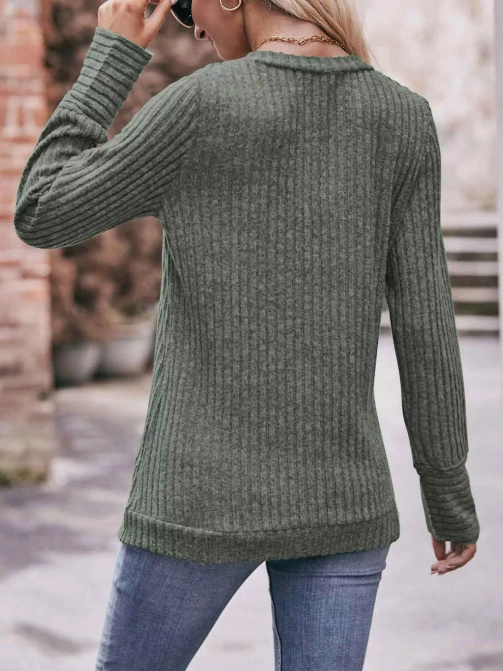 V-Neck Ribbed Knit Long Sleeve T-Shirt 082232ba-95f4-4128-9418-b6948ed66d59-Max-Origin