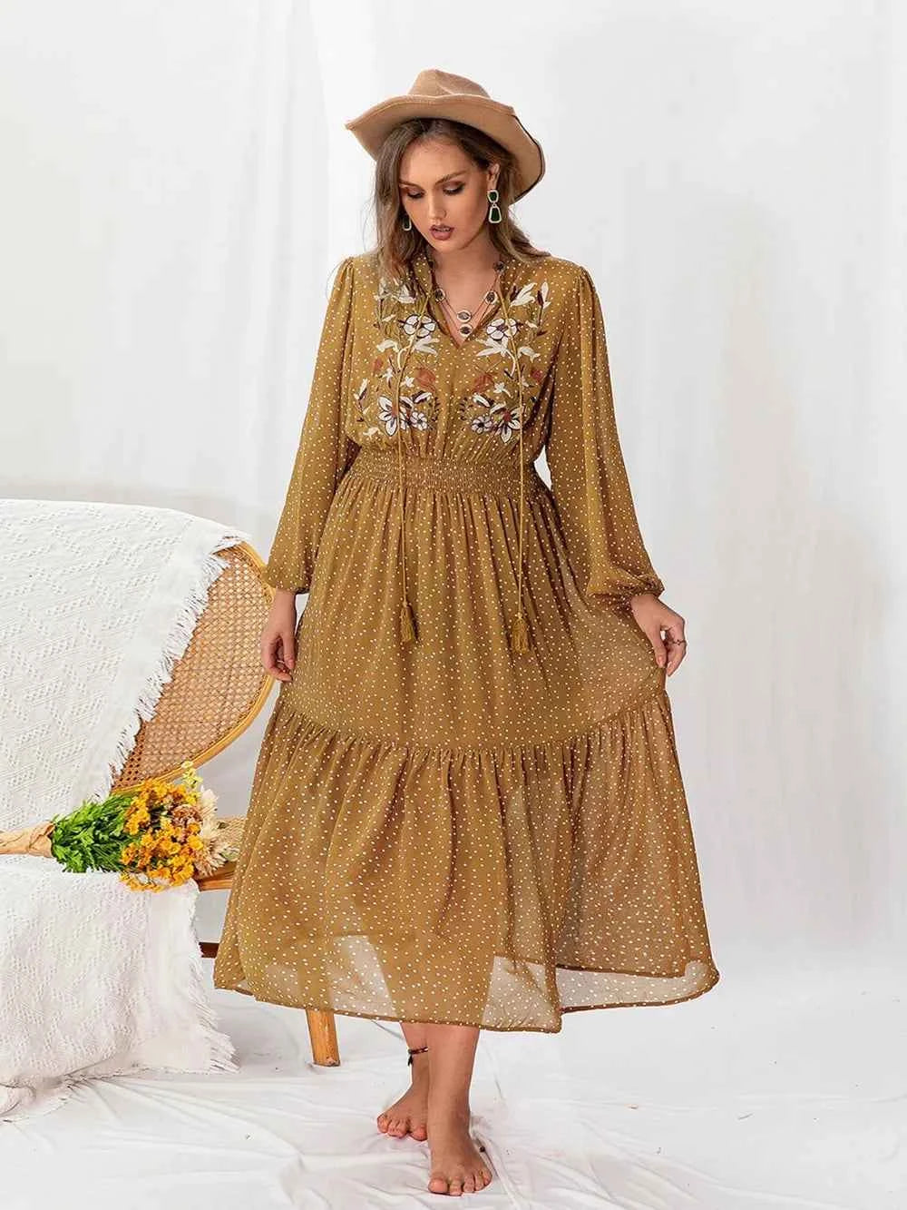 Plus Size Polka Dot Tie Neck Balloon Sleeve Maxi Dress 0841e7d0-d81e-4a6a-b6e3-523c1f1fa181-Max