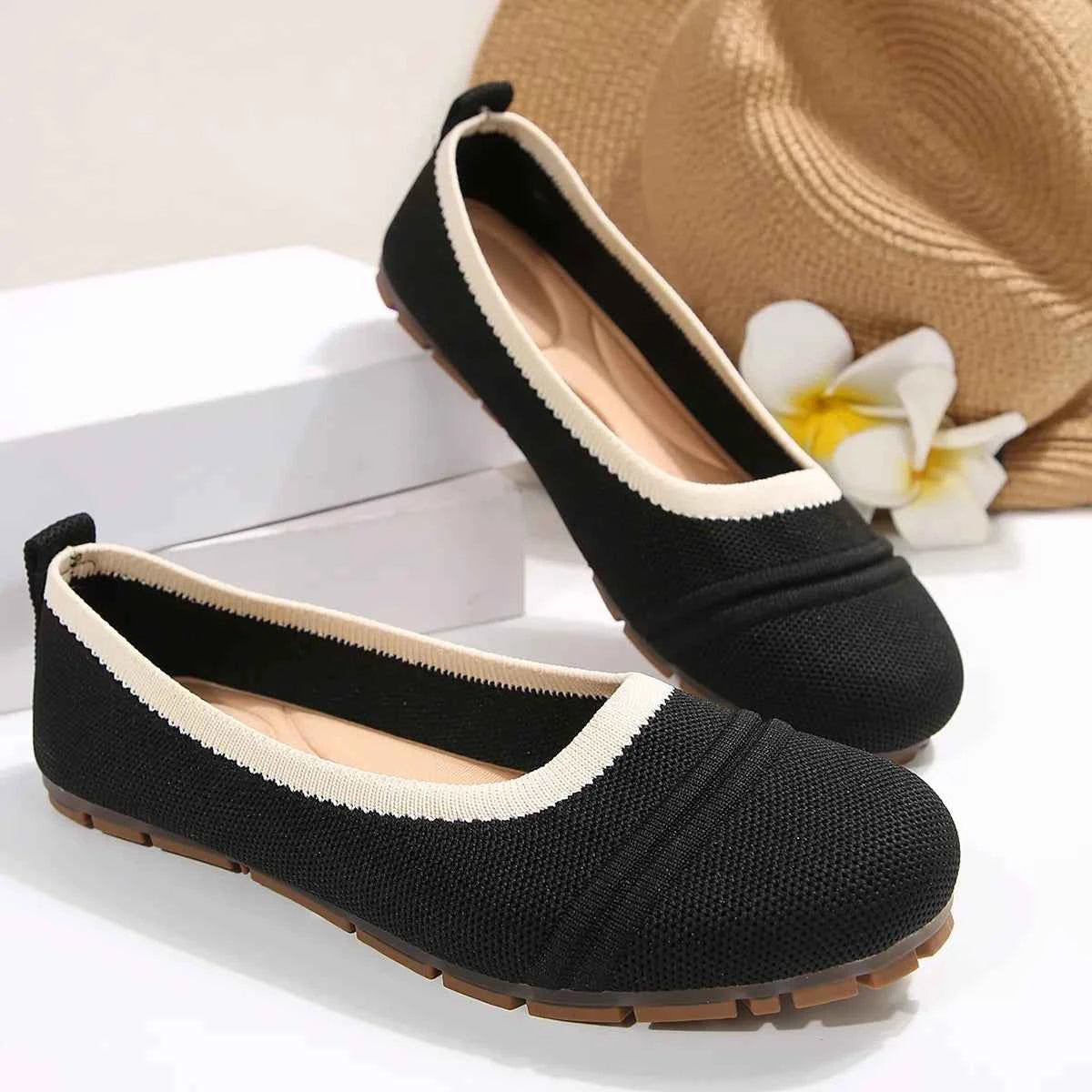 Round Toe Flat Slip-Ons 084b5677e45141dfad5579b826759c74-Max-Origin