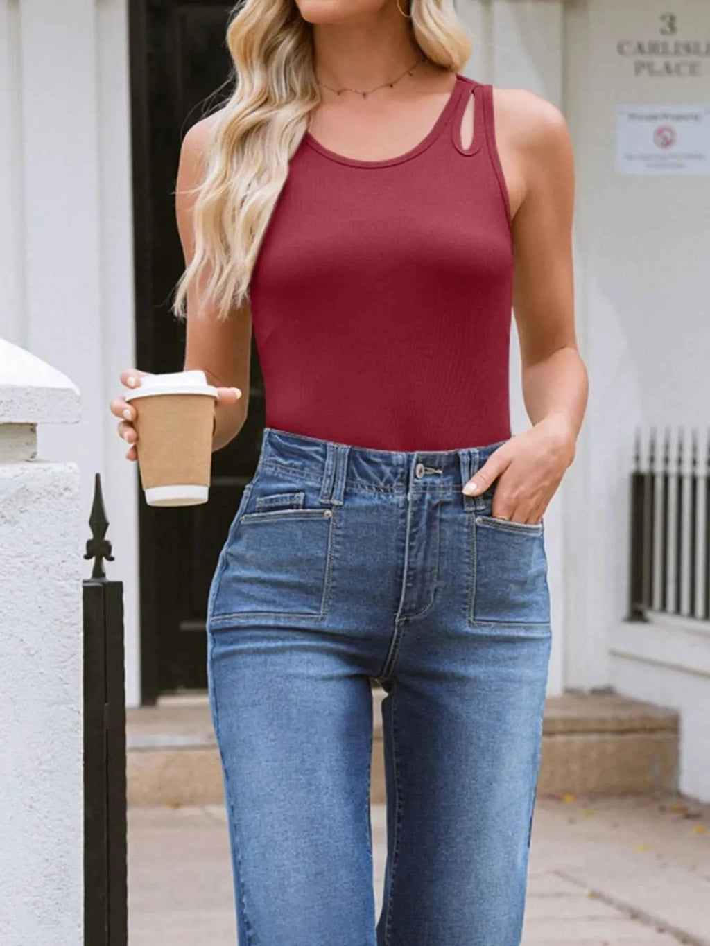 Cutout Round Neck Tank 085e0bc5-ff71-4446-9f3c-f4282a06080b-Max-Origin