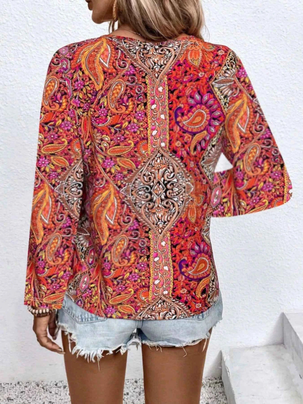 Printed V-Neck Long Sleeve Blouse 08654910-b368-4400-9aa7-cddcc155f3c1-Max-Origin