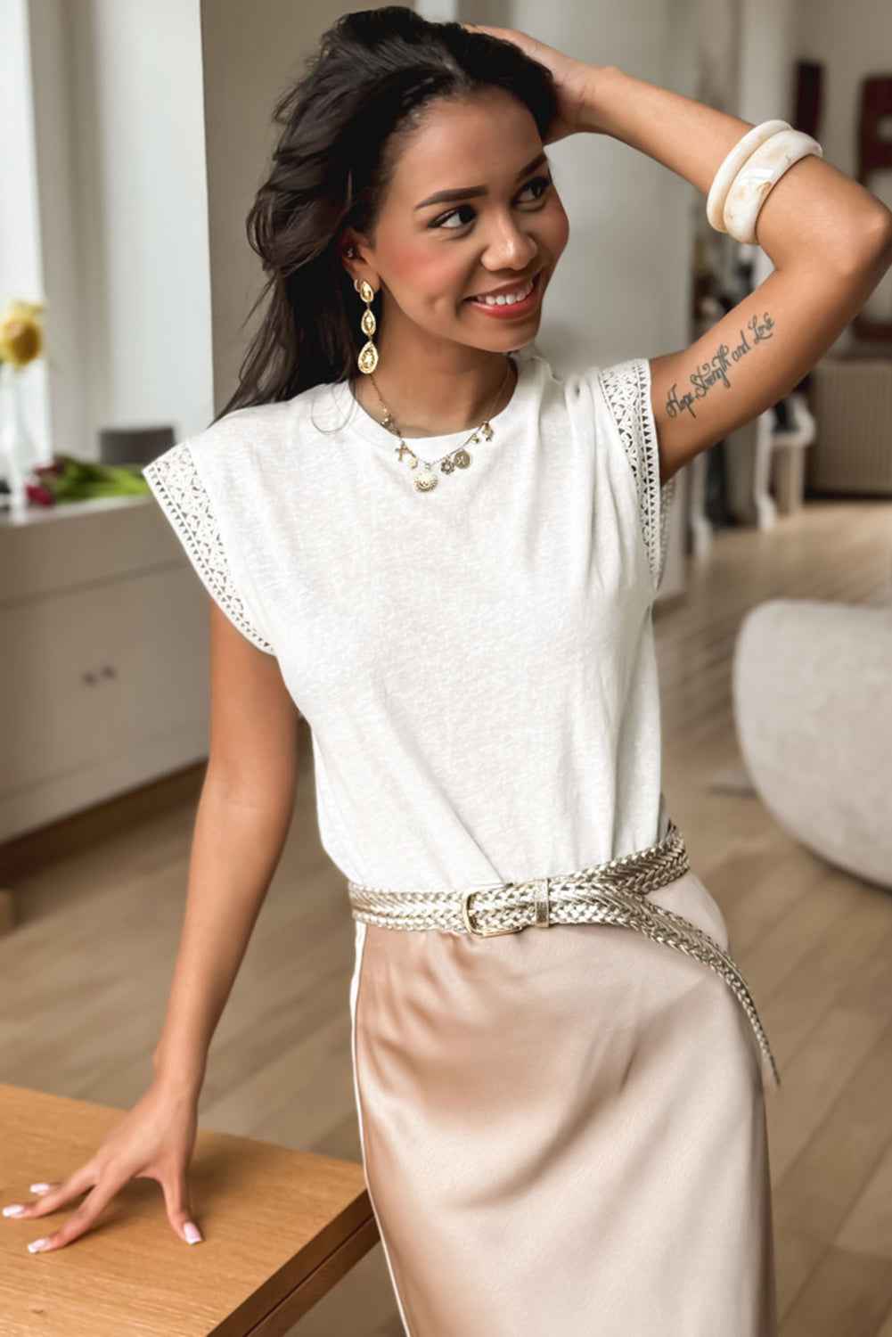 White Lace Patchwork Cap Sleeve Round Neck Top 08b984692bfc6ba9