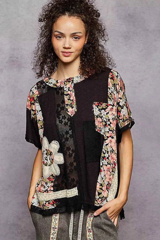 Lace Round Neck Short Sleeve Floral Pattern Top with Patch Detail Black 092d52b4-ed7d-4dbe-8247-ddf9f62d7481-Max-Origin