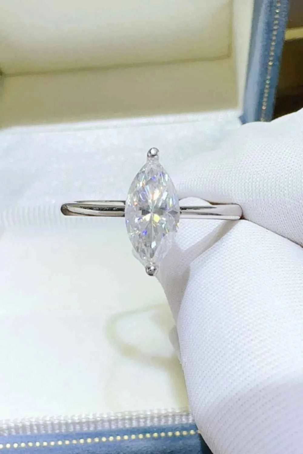 2 Carat Moissanite 925 Sterling Silver Ring 092e4d7a-17ba-4d25-b7e5-da1bd0e676d8-Max