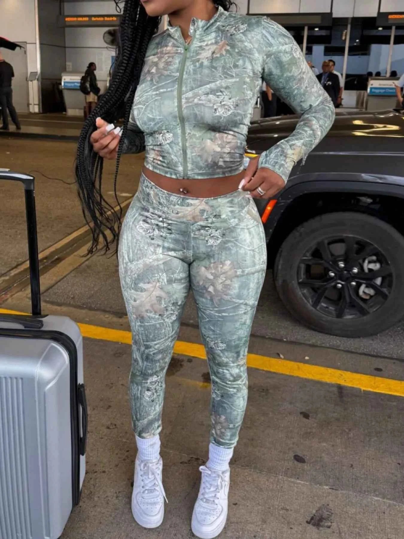 Zip Up Crop Top and Leggings Set 09485903-0a5e-4a5a-ba05-9c4cb5d9444a-Max-Origin
