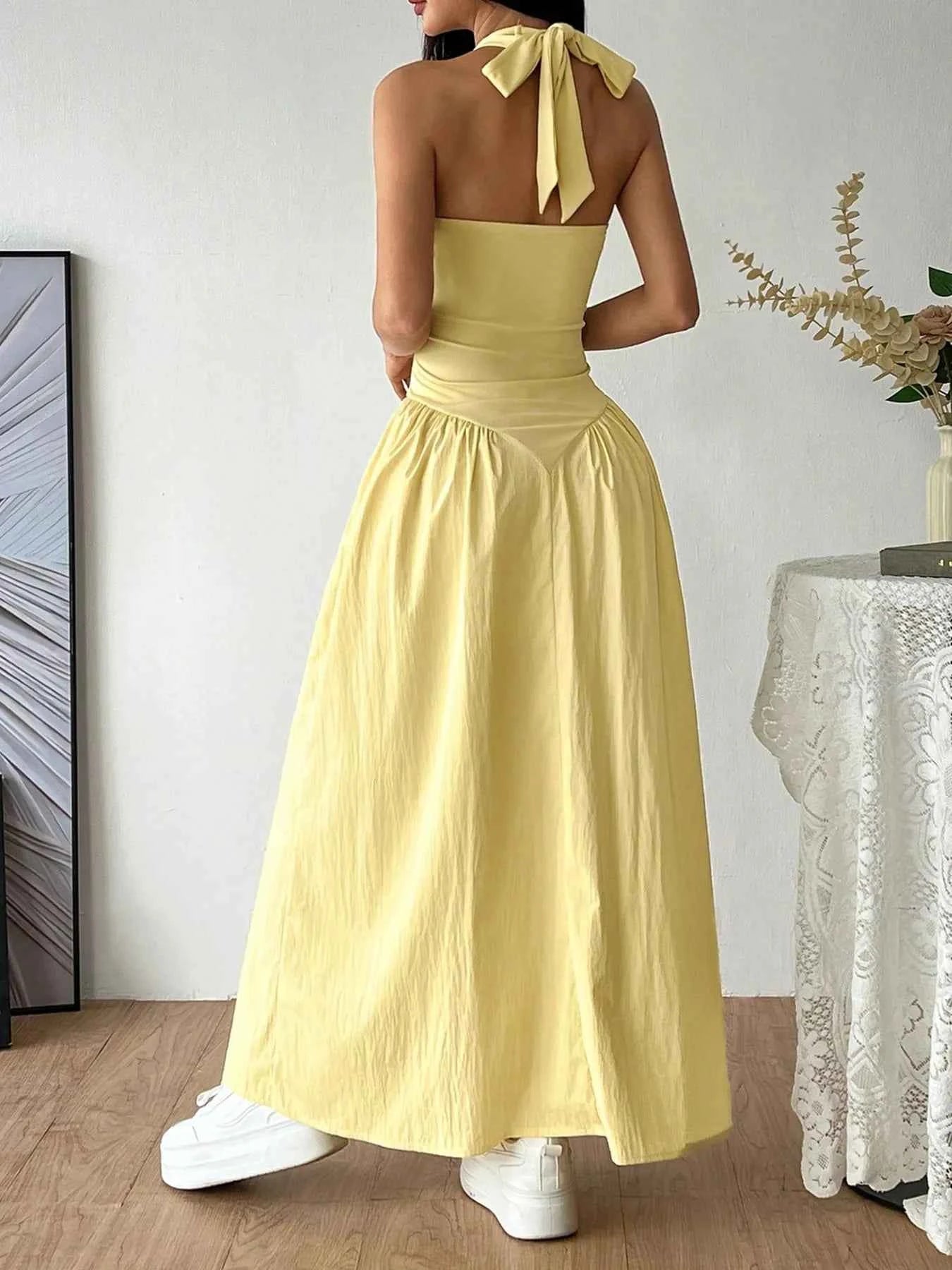 Halter Neck Maxi Dress 0954e48dd27c4842bc00c06fc44e7681-Max-Origin