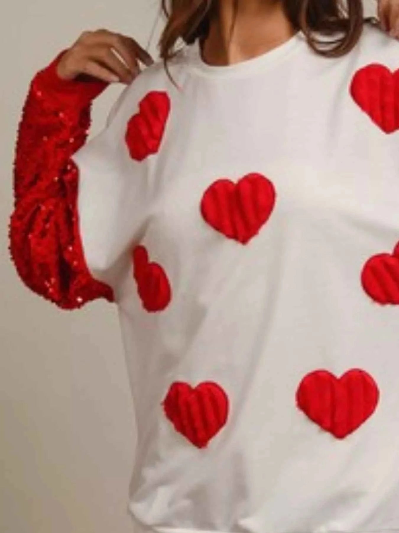 Sequin Round Neck Long Sleeve Sweatshirt 09b962f5-3f76-4d8c-af11-986a989df5d3-Max-Origin
