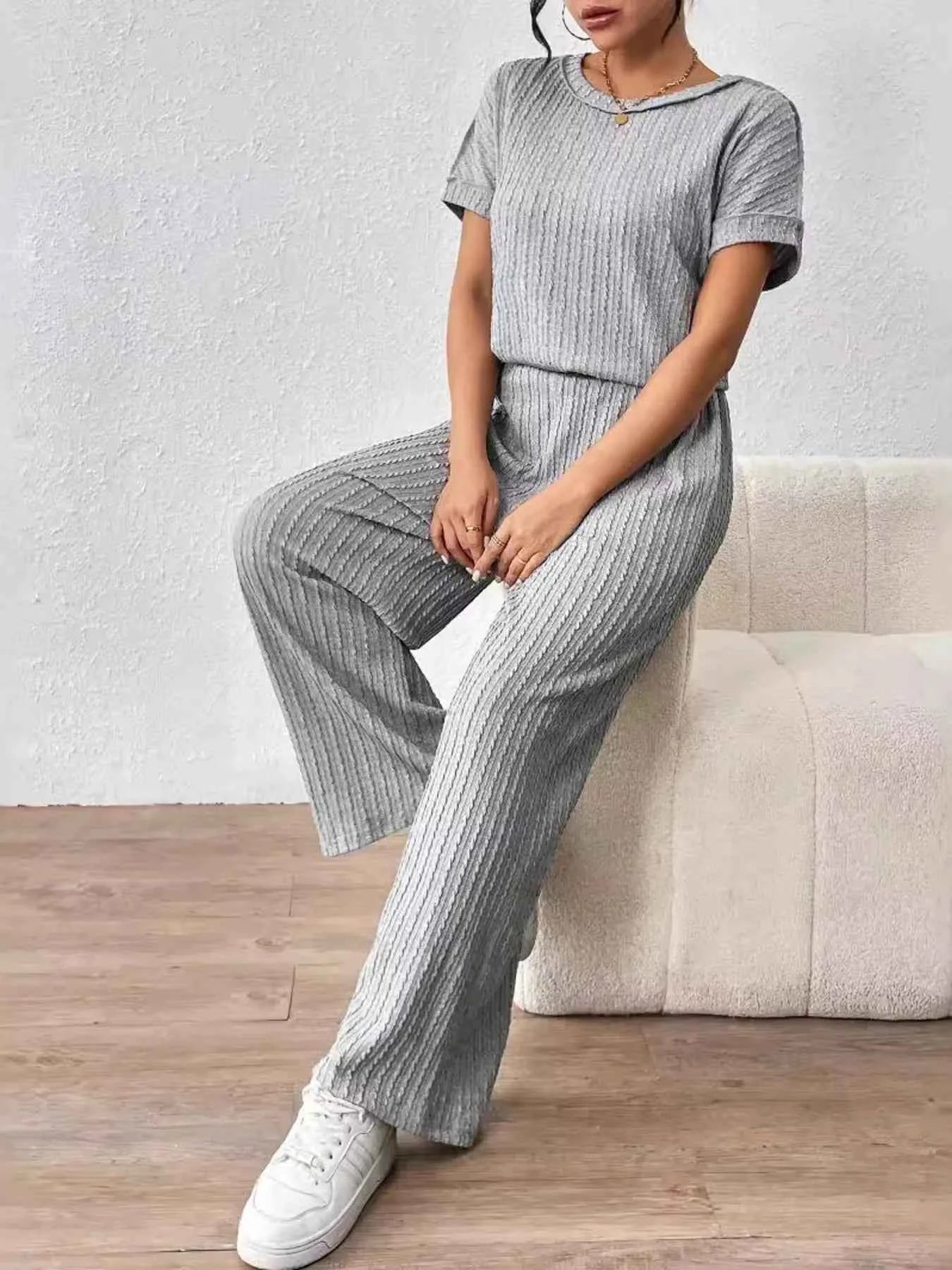 Round Neck Short Sleeve Top and Pants Set 0a724bf102294c3eb7430eb7aeab27db-Max-Origin