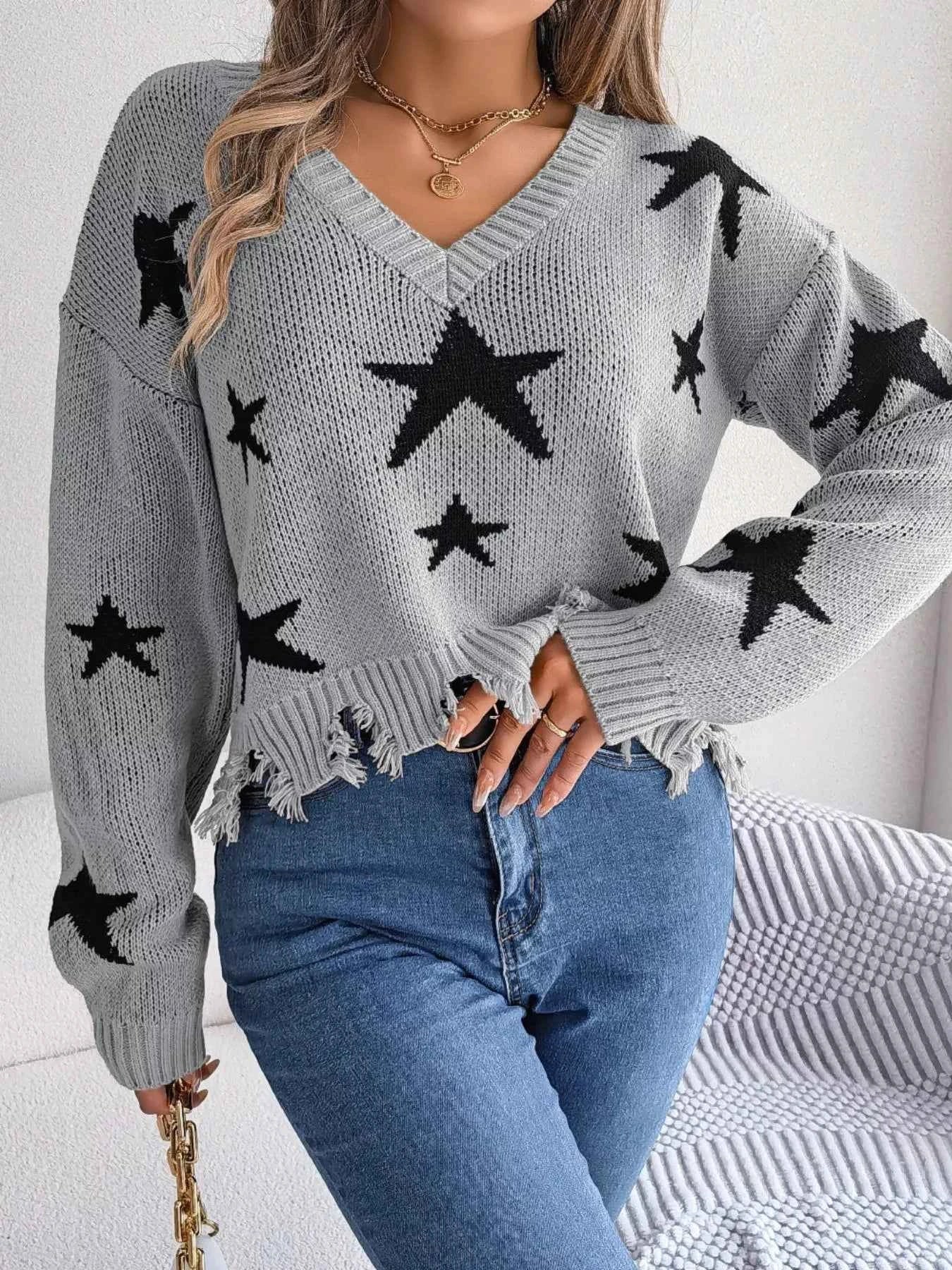 Star Pattern V-Neck Distressed Sweater 0a8bebbe-6665-4ceb-943f-fcc94f0e47d3-Max-Origin
