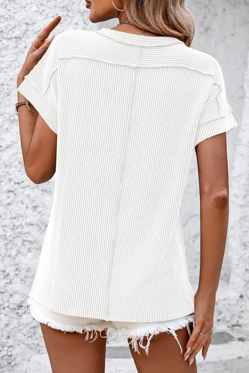 Mandy Striped Round Neck Short Sleeve T-Shirt 0b209992-68e0-480f-838c-733472feceaf-Max