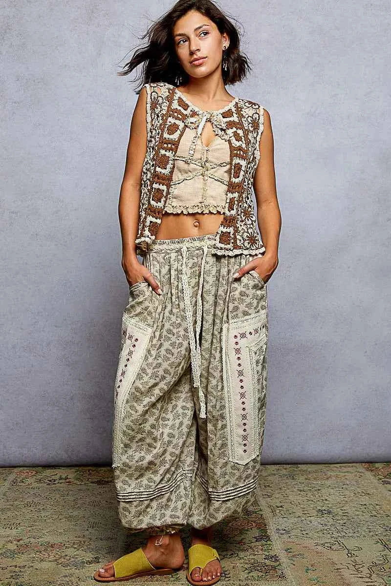 POL Tie Front Floral Pattern Crochet Vest with Scalloped Edge 0b2858d7-6efe-4a9c-8d1a-ae8ebde0611e-Max-Origin