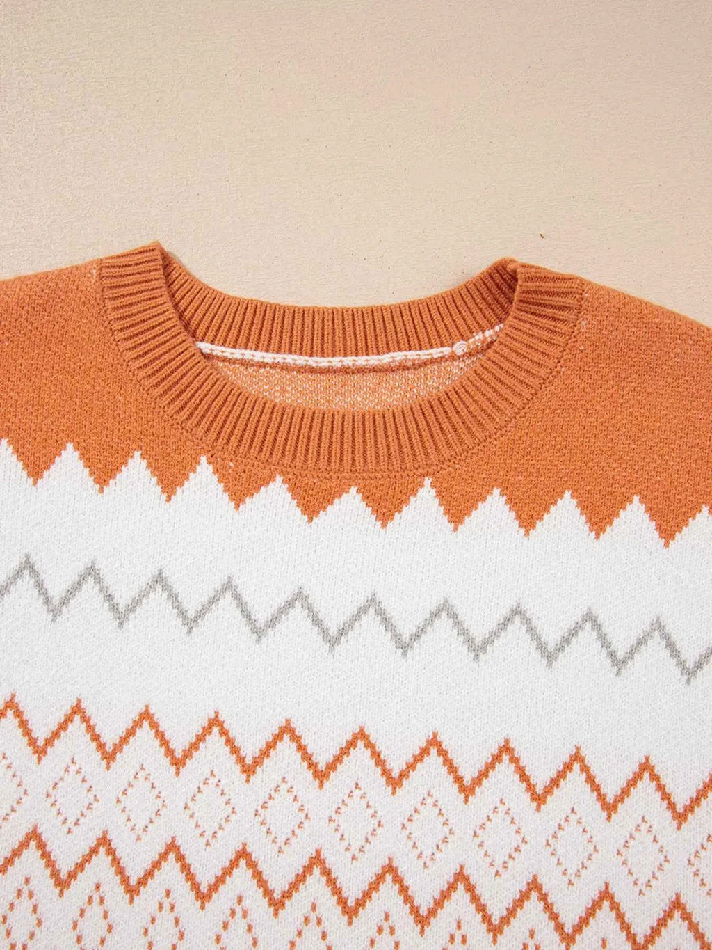 Zigzag Geometric Pattern Round Neck Sweater 0b76aec9473046f5835345cc622ea448-Max-Origin