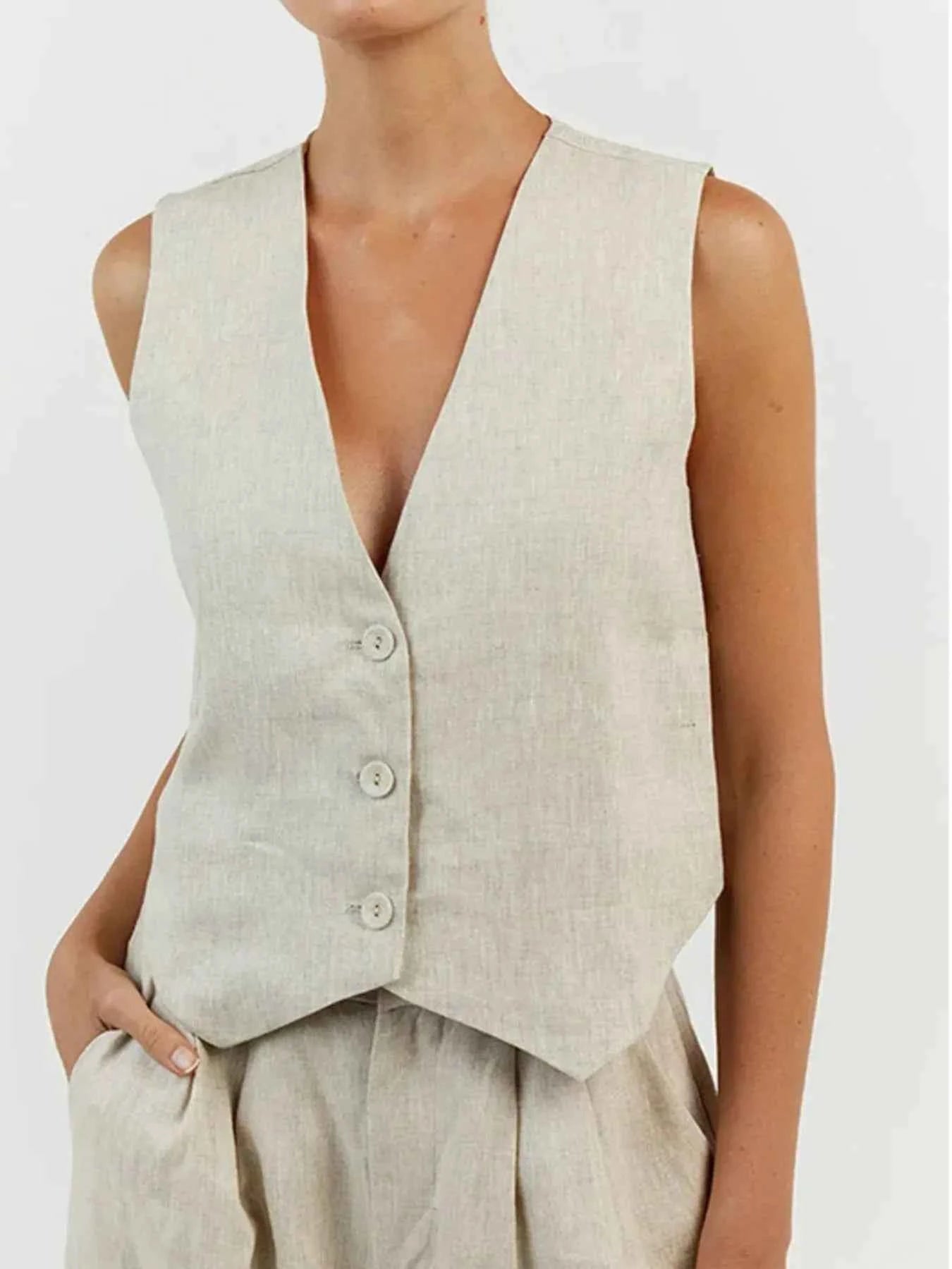 Full Size V-Neck Vest and Wide Leg Pants Set Plus Size 0bf021da-cdaf-447e-b537-6fb51f63bca4-Max-Origin