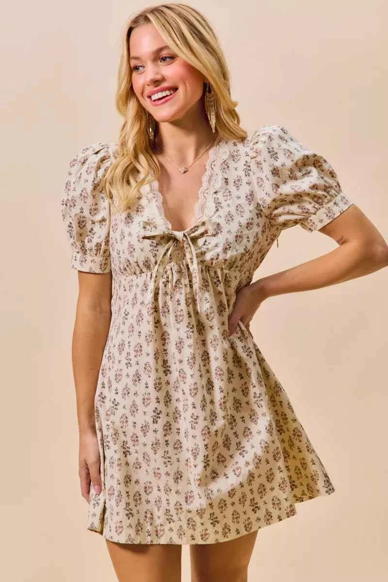 SO ME Floral Print Lace Trim Short Sleeves Mini Dress 0c29b448ec654fef82ef700f2a717f3c-Max-Origin