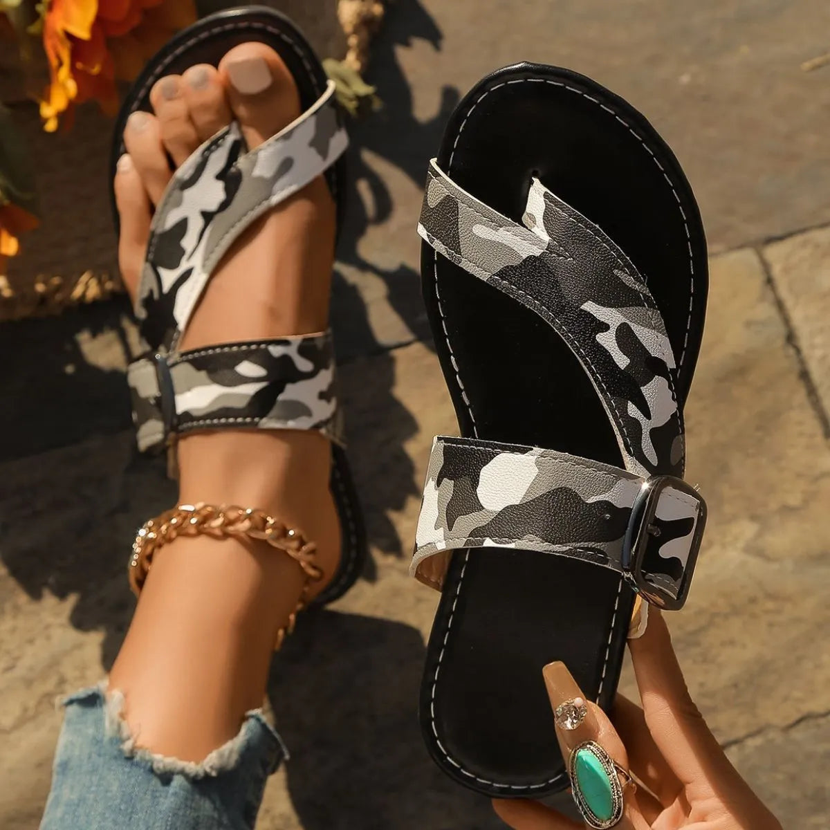 Toe Loop Flats Sandals 0c2ffede-62f0-43b7-b212-51165b5fc9d6-Max-Origin