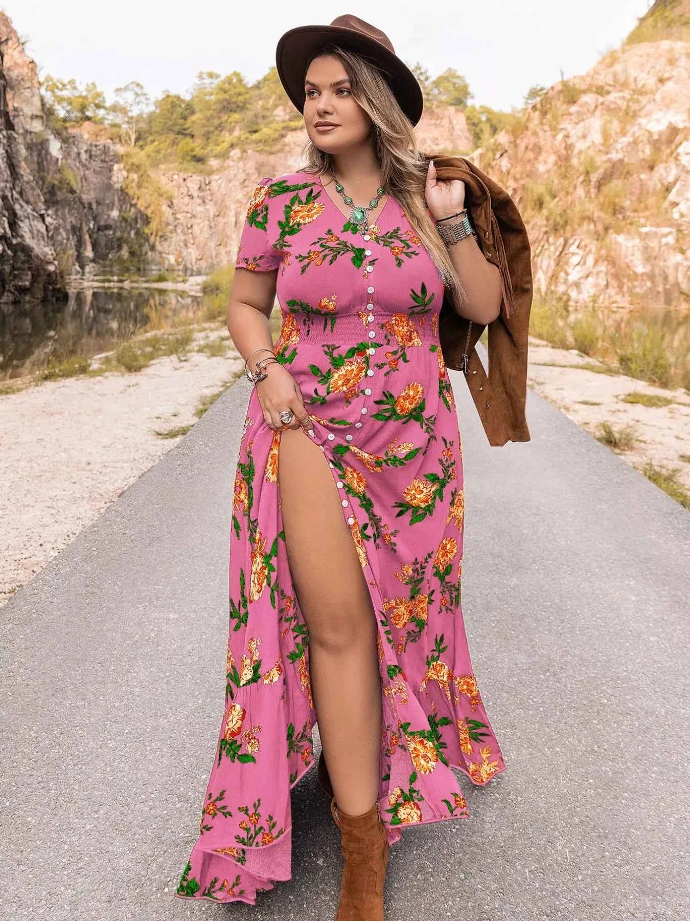 Plus Size Floral V-Neck Short Sleeve Maxi Dress 0cb58a16-f4ac-4145-bada-970b12ea7df9-Max-Origin