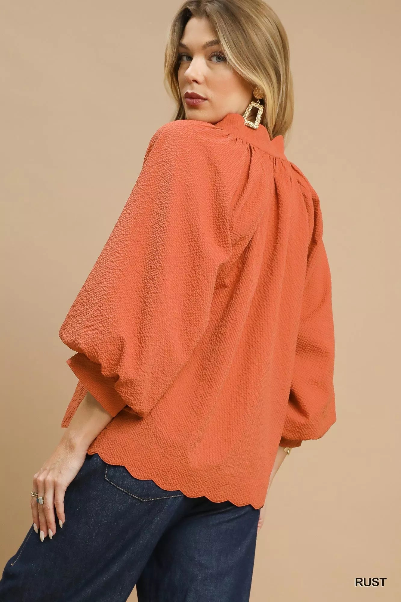 Umgee Textured Notched Balloon Sleeve Blouse with Scalloped Hem 0d051560-078c-4a7f-8cf7-7d0db5928a55-Max-Origin