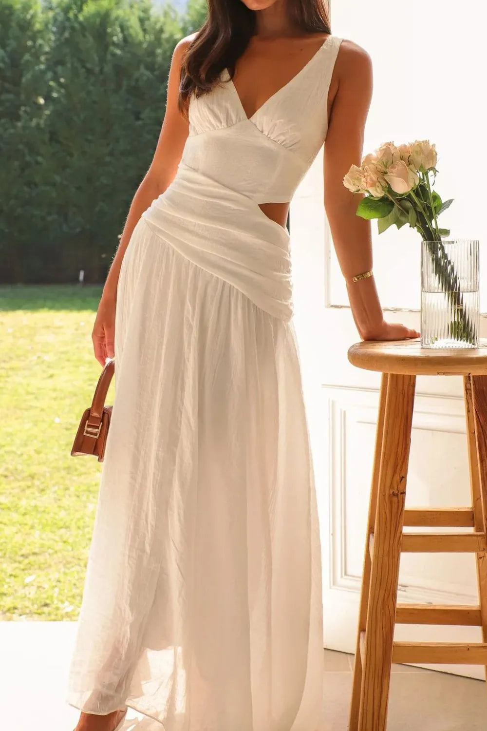 Cutout Back V-Neck Dress 0d13ed1e-fb3b-4251-a054-0162415f493e-Max-Origin