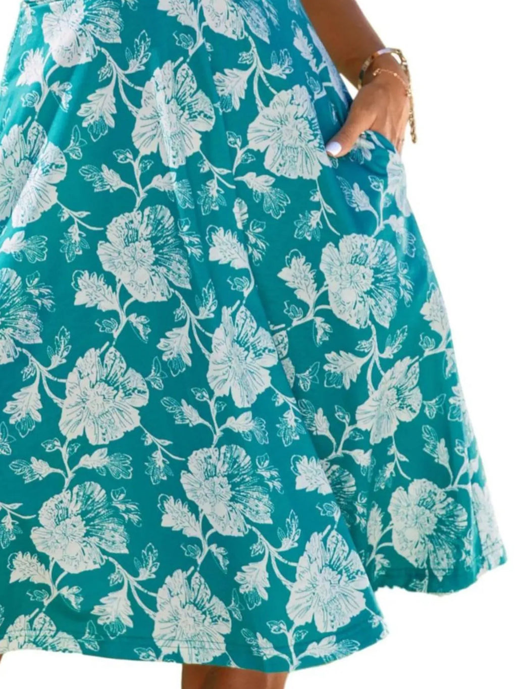 Printed Halter Neck Dress 0d355056-5e11-4567-9c5d-f74a3bbba860-Max-Origin