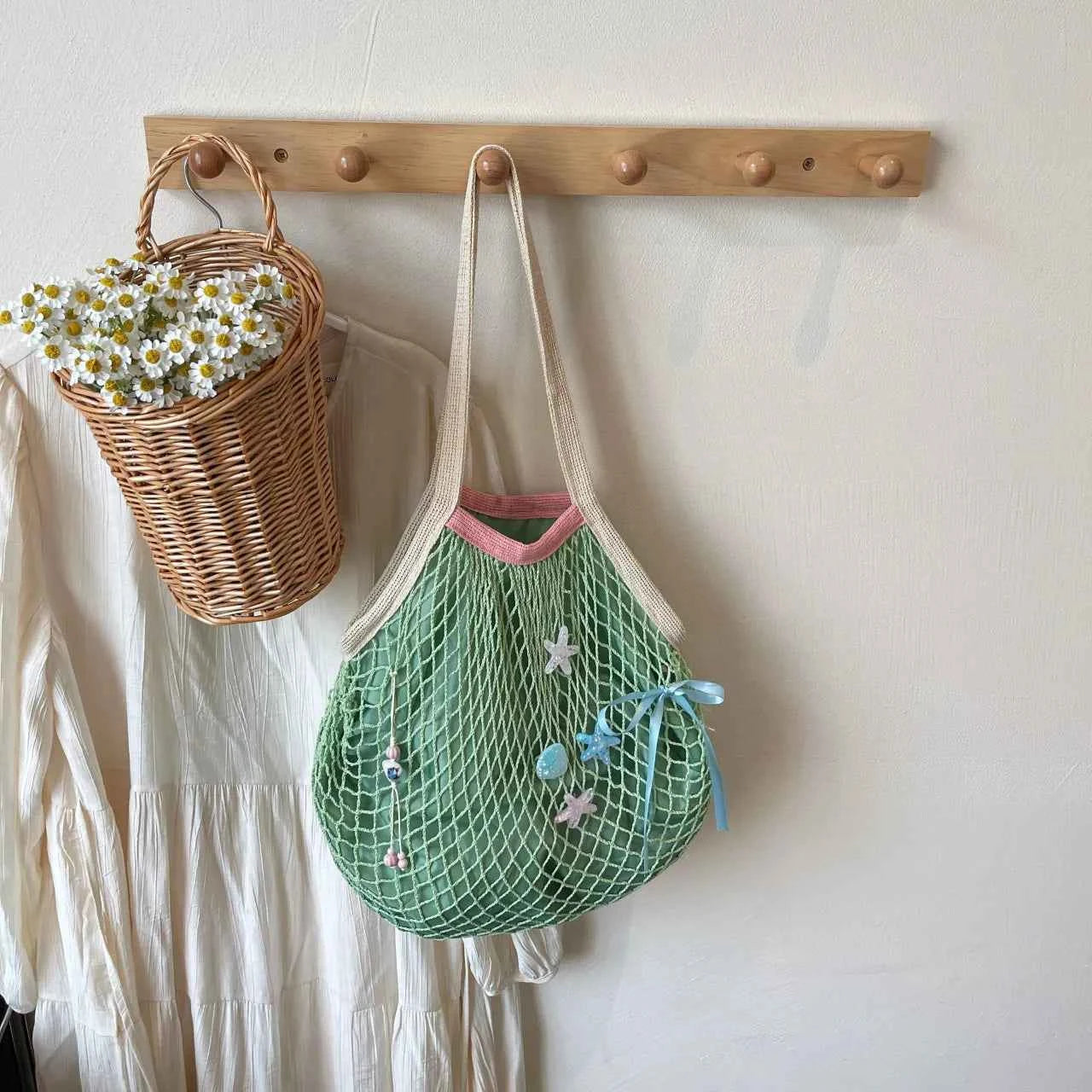 Lightweight Net Shoulder Bag Green onesize 0d99871f39404e19adfc4a0713fbf1fc-Max-Origin