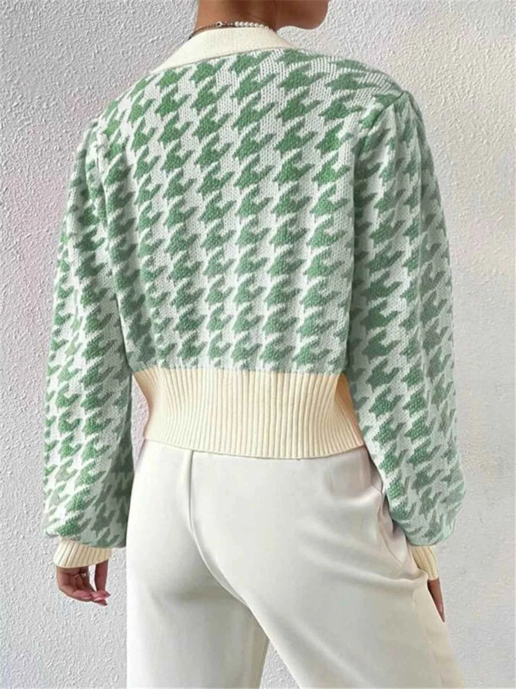 Houndstooth V-Neck Button Up Cardigan 0db59aa9e7654a158bcfb746495e6cc2-Max-Origin