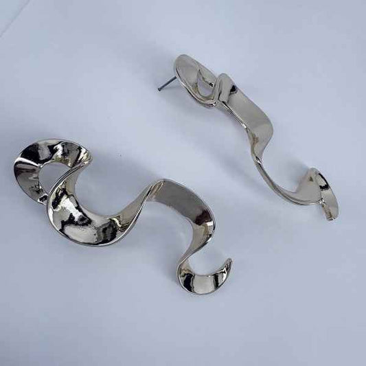 Post Back Metal Earrings Gold Or Silver Finish 0dbef5a6-c439-4070-a395-05a8c1cfbbc3