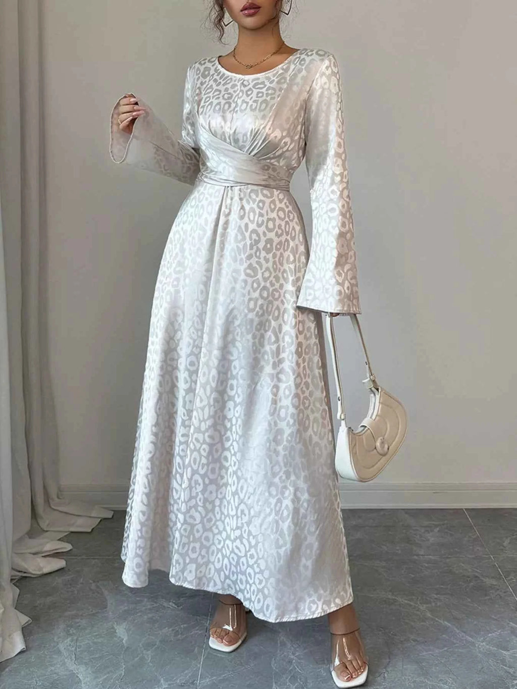 Leopard Long Sleeve Tie Back Maxi Dress 0e06fd5d-d250-45a5-802e-63809e7d40d1-Max-Origin