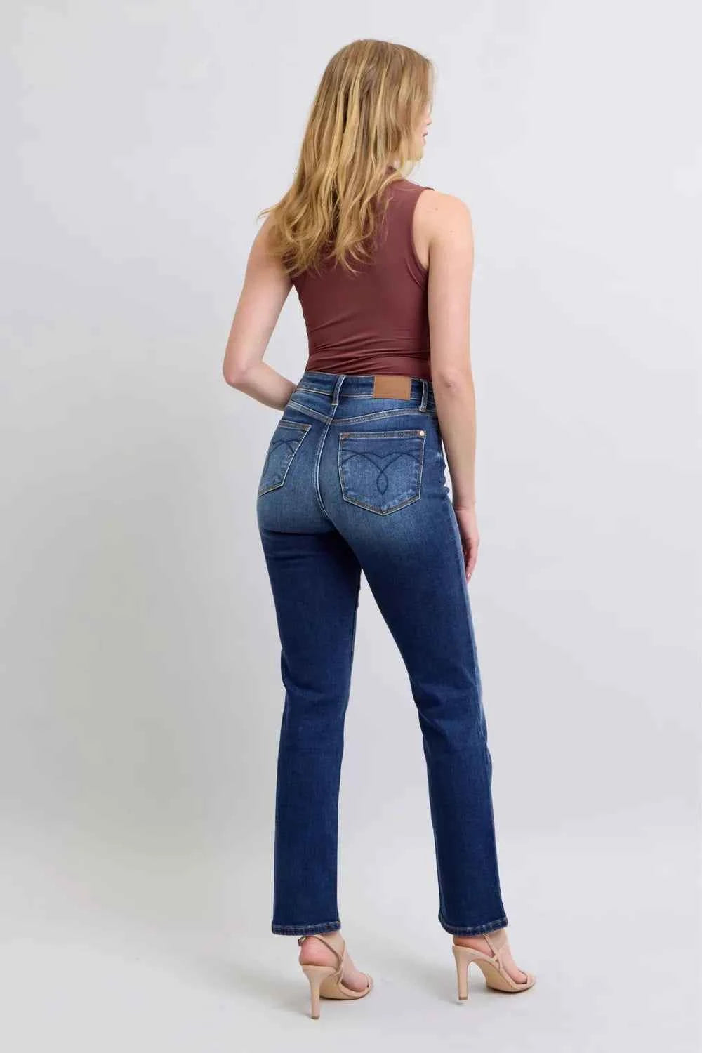 Judy Blue Full Size Washed Straight Leg Jeans with Pockets 0e766c7f-247d-45eb-a343-ad66cf0a8792-Max
