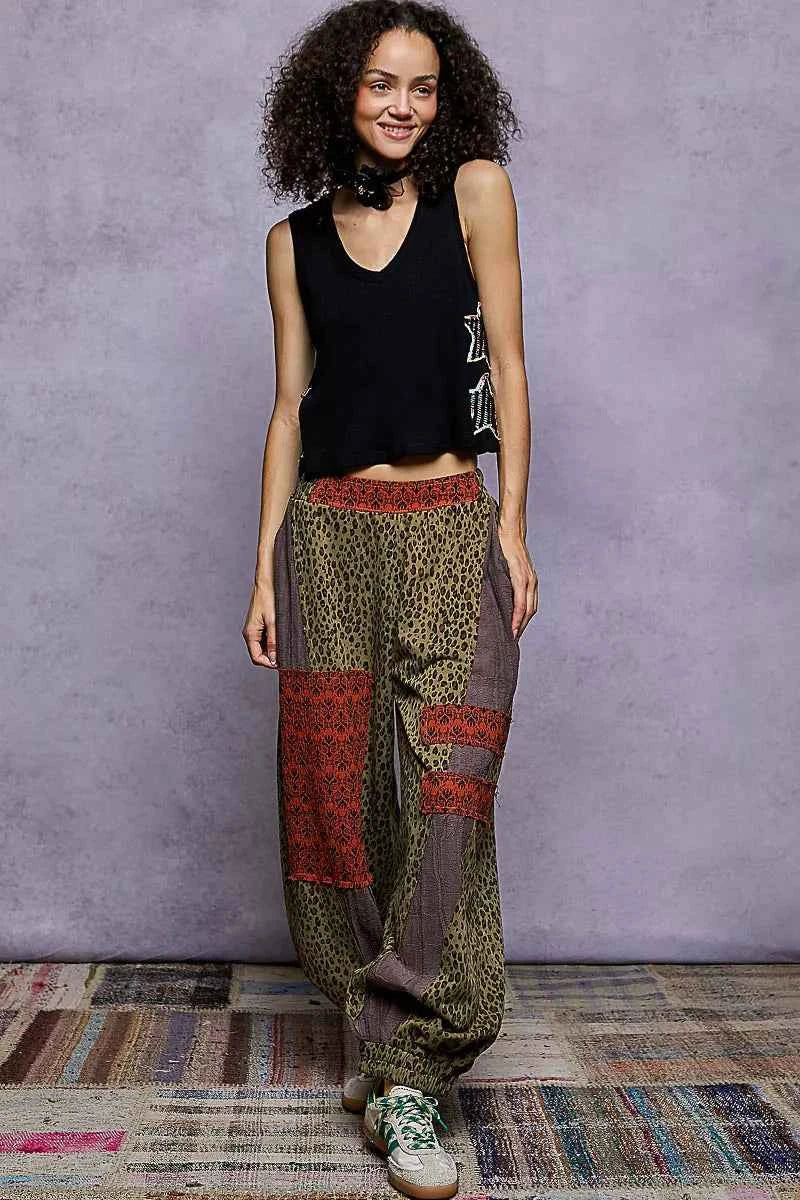 POL Star Patch V-Neck Cropped Ribbed Tank 0f668d0b-f26f-40ad-8182-e224fa3f030e-Max-Origin