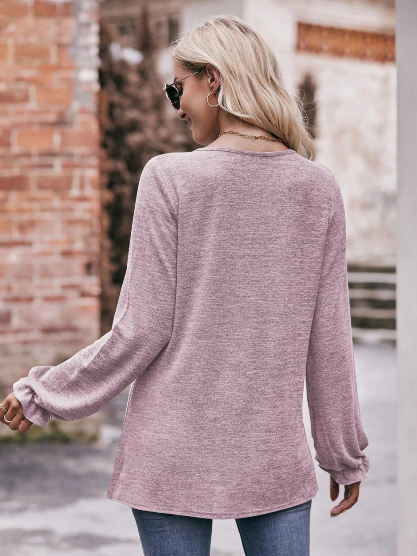 Round Neck Long Sleeve Casual T-Shirt 0fa2d370-b6f2-4412-9f2e-8d08ad483ec6-Max-Origin