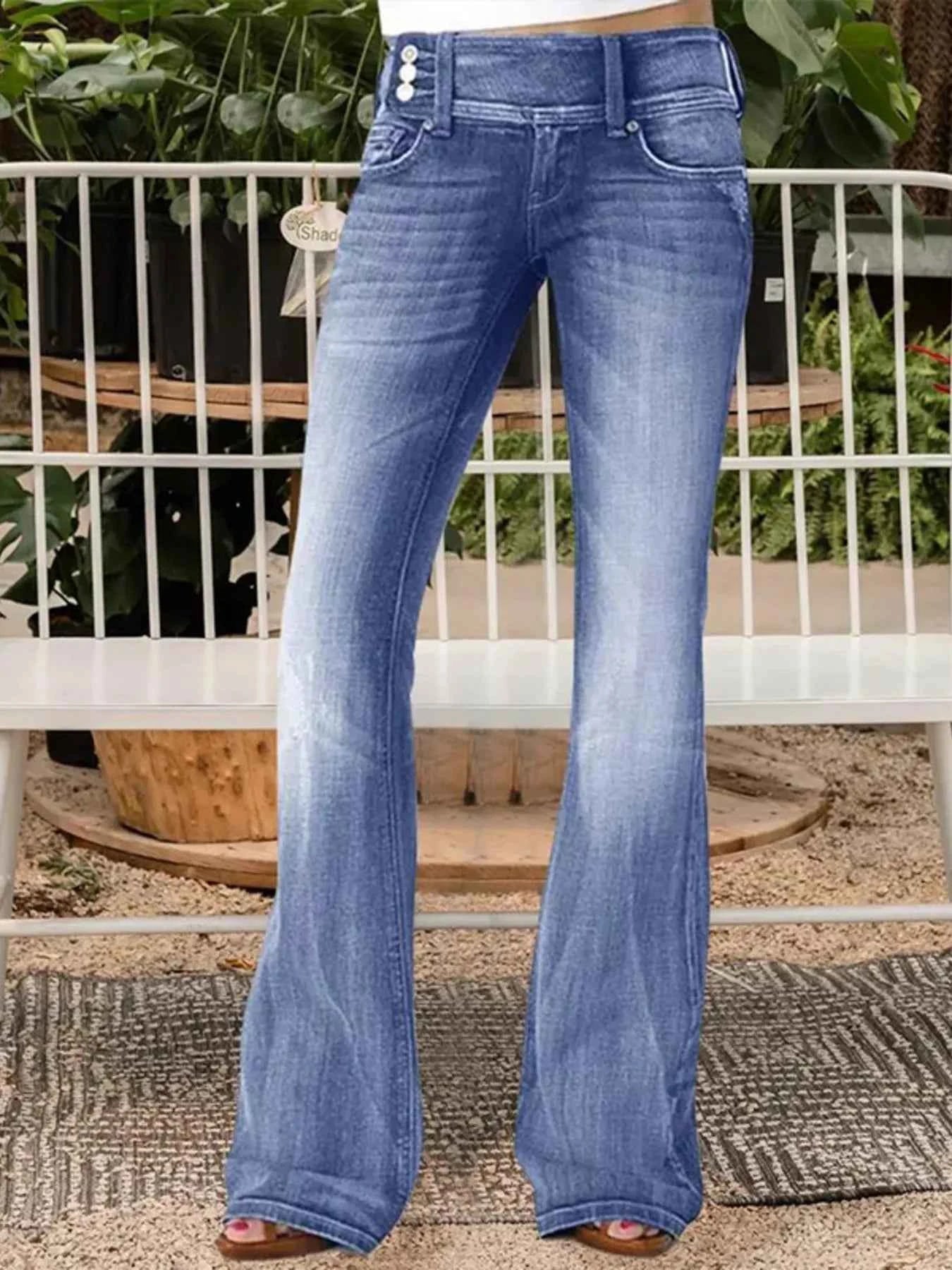Full Size Vintage Wash Flare Jeans Plus Size 104757b2f7b9402ead0358cdc4e4b381-Max-Origin