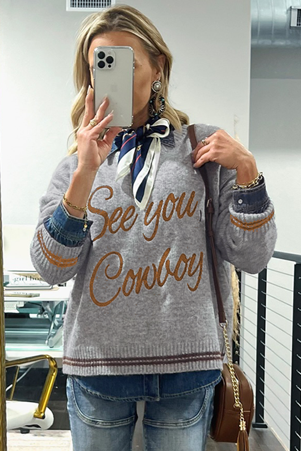Peach Blossom Letter Embroidered Graphic Sweater 105e72e58d4ddaa8