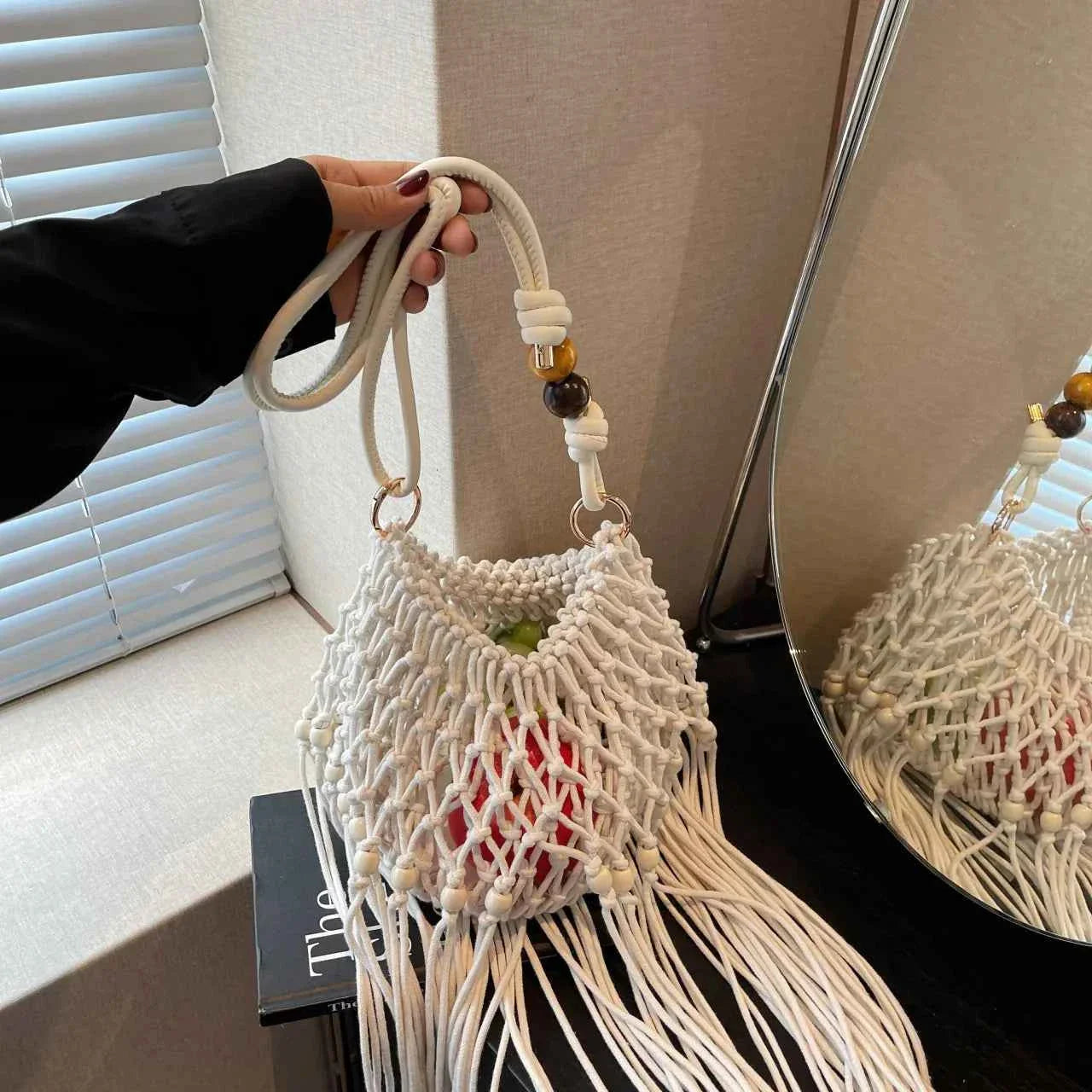 Fringe Net Shoulder Bag Beige onesize 1072ac346c7a48659044c7eeb3989b80-Max-Origin