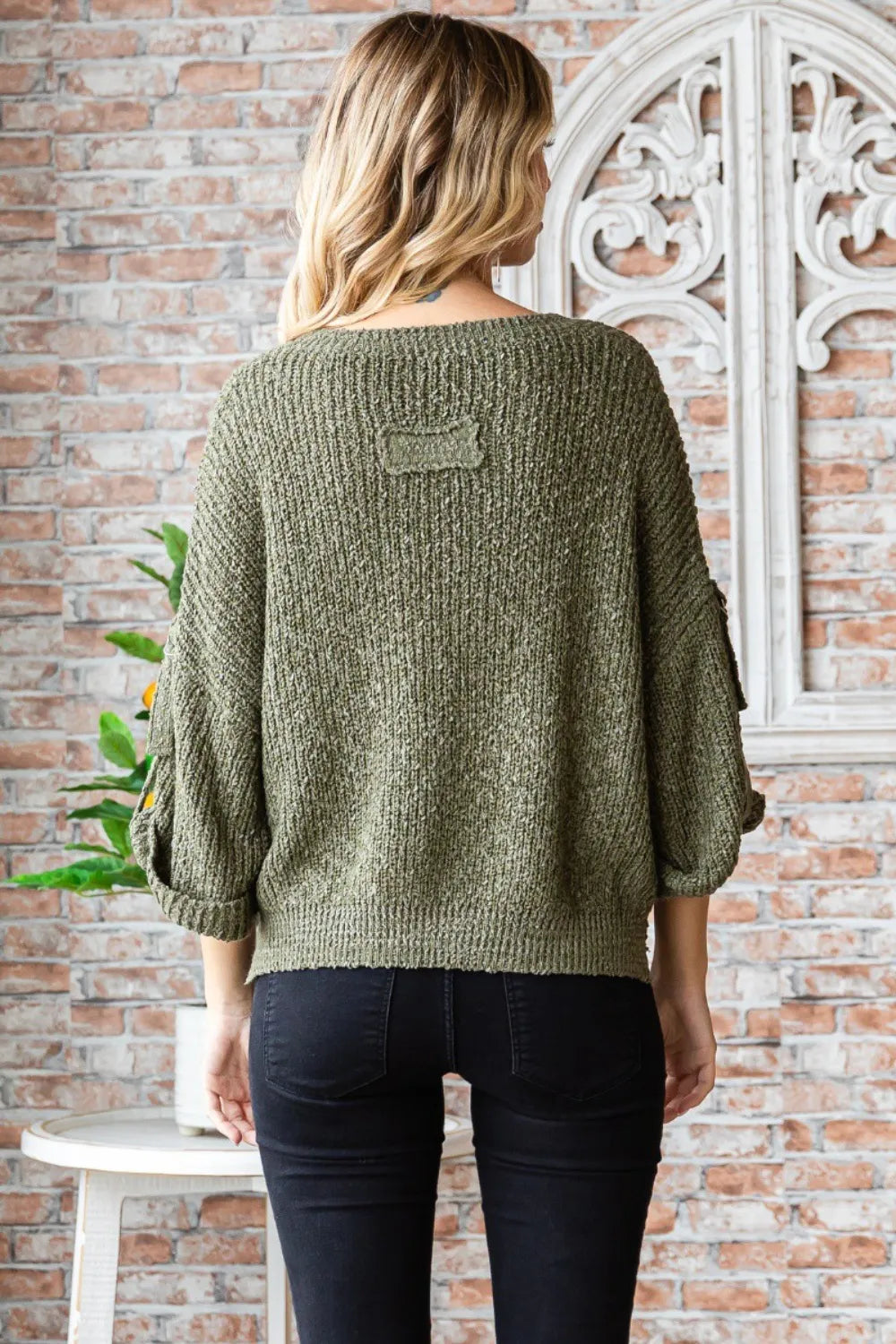 Veveret Round Neck Roll-Up Sweater 10a7b509-9b5a-455d-853b-07f525a06f07-Max