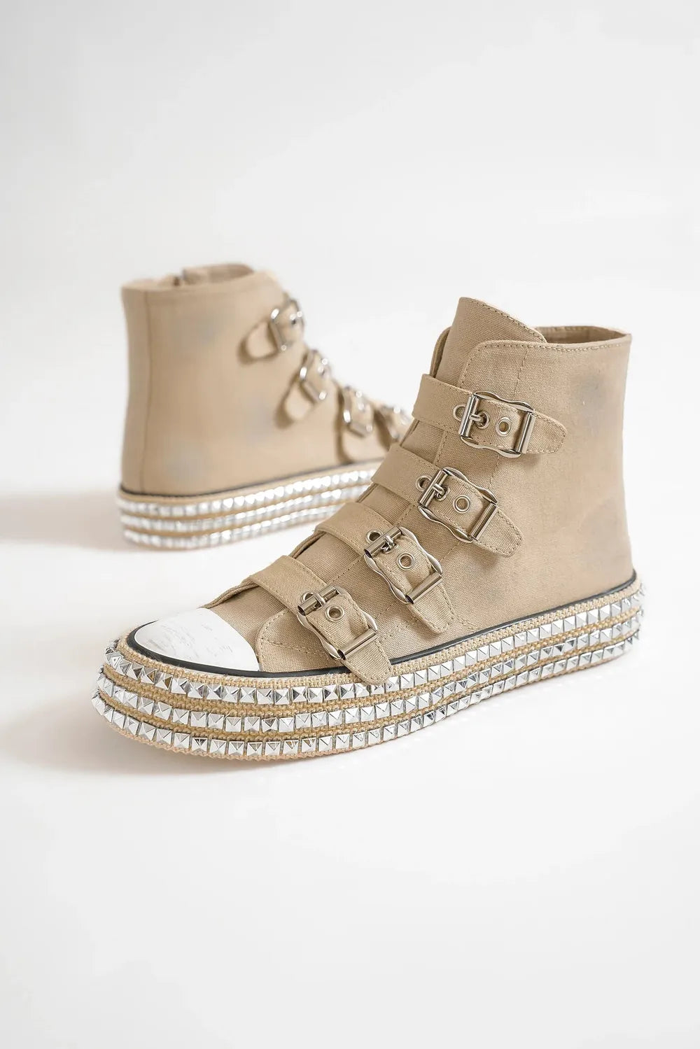 Beast Fashion Multi-Buckle Straps Studded Platform Sneakers 10c6ed85-87c6-4ced-8518-32b646ad7dfd-Max