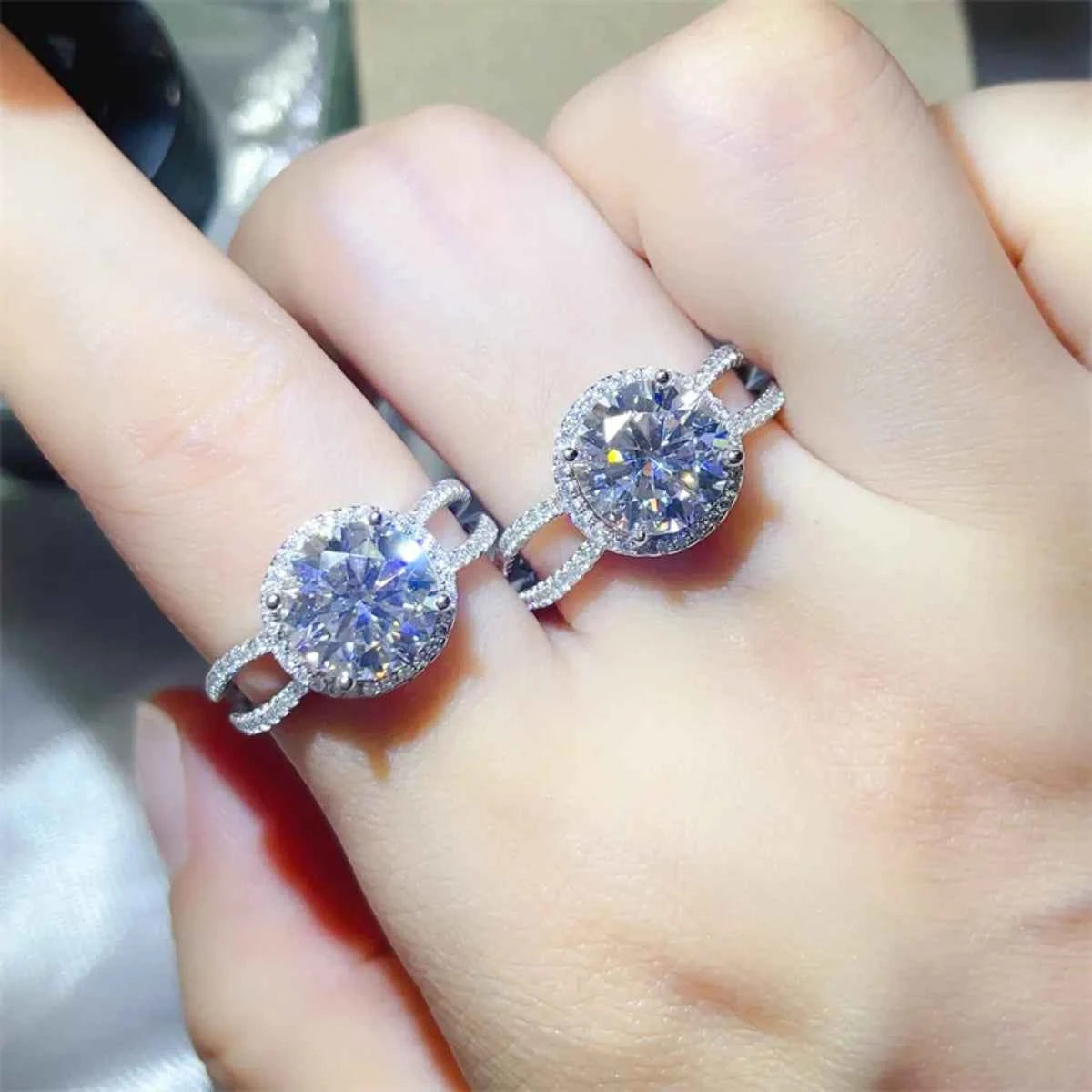 2 Carat 925 Sterling Silver Moissanite Ring 11342b46-84cf-47d1-8ff8-d73b0c12696c-Max-Origin
