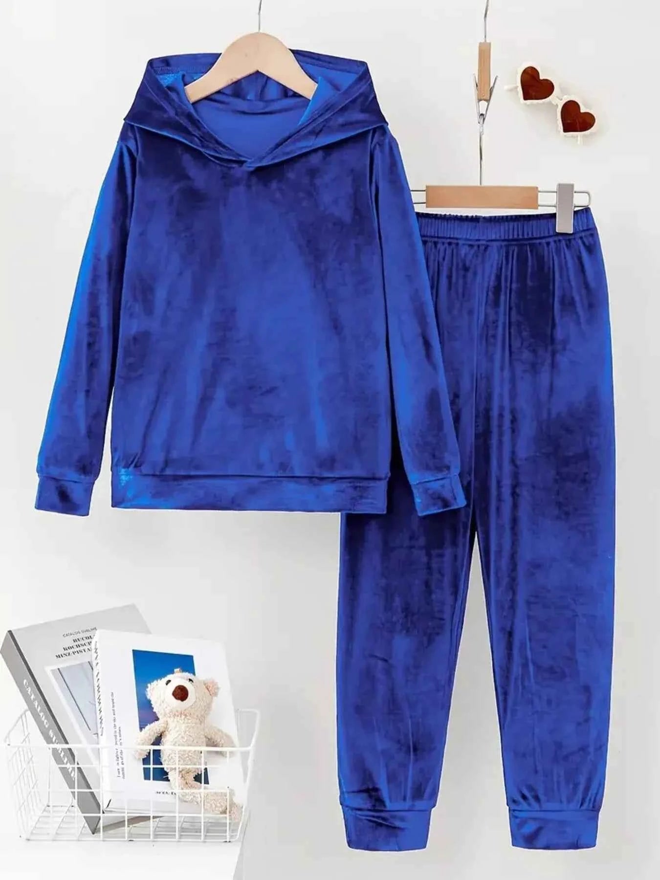 Full Size Velvet Hoodie and Pants Set Plus Size Blue 113bd7d3c327451ebf34e897755dae02-Max-Origin