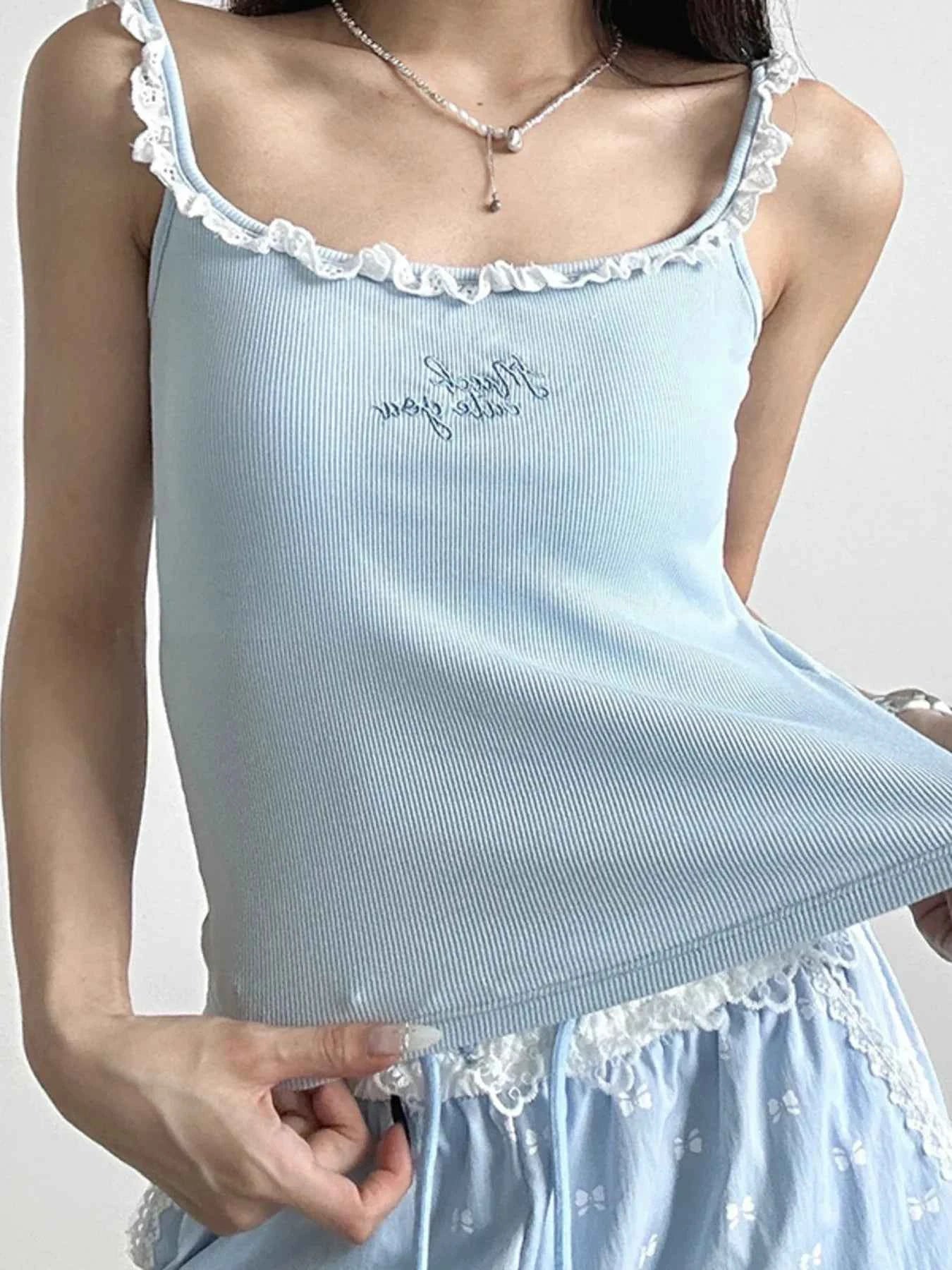 Lace Detail Scoop Neck Cami 115f04af3e5b4593866f10e42443ce55-Max-Origin