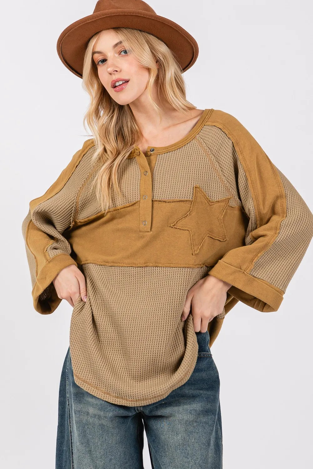 SAGE + FIG Star Applique Patch Exposed Seam Waffle Knit Top Olive 1180bae1-2786-43e2-bbe2-459cefd3db6d-Max