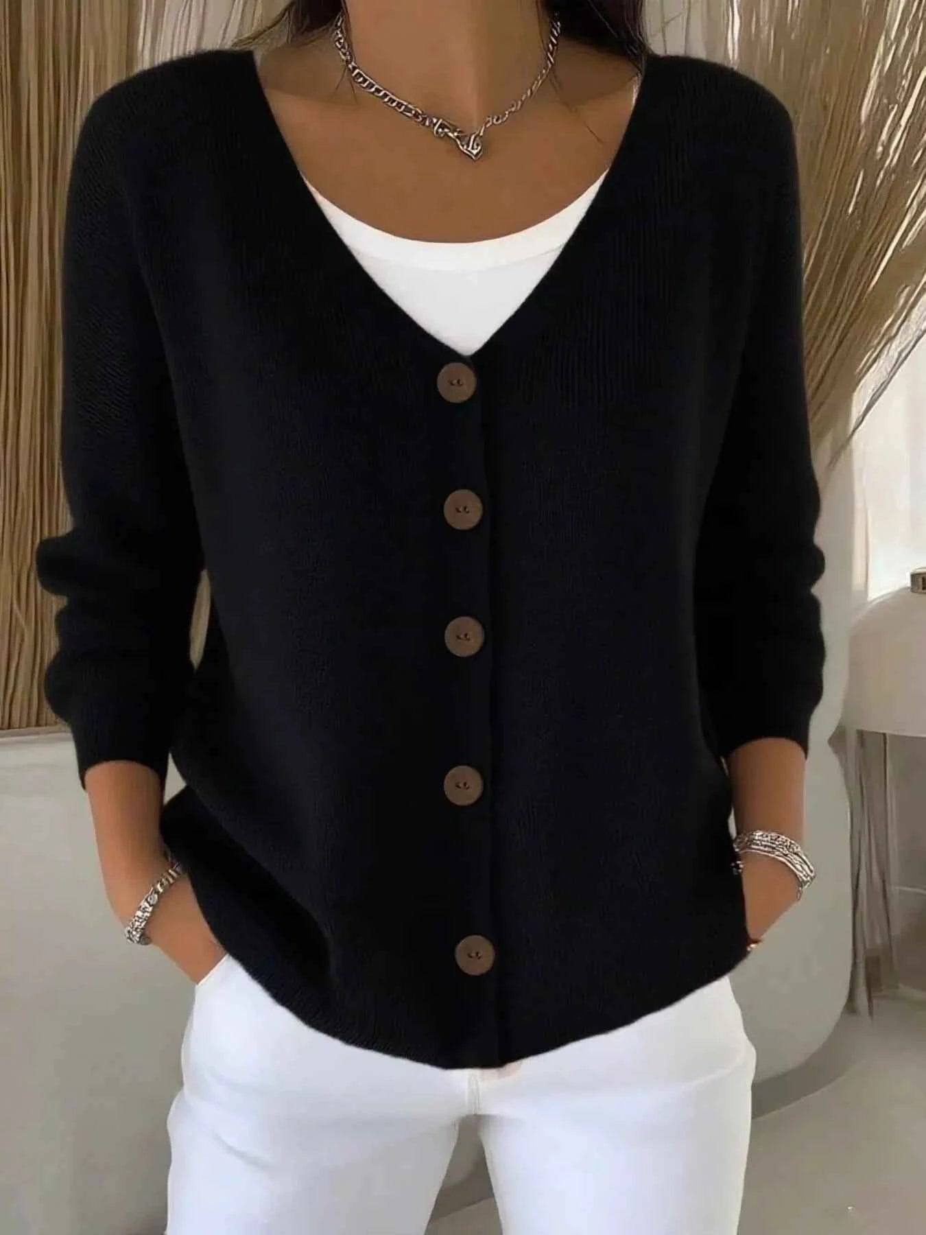 Full Size Button-Front V-Neck Cardigan Plus Size Black 11ce5f4effe64415907d92470944392c-Max-Origin