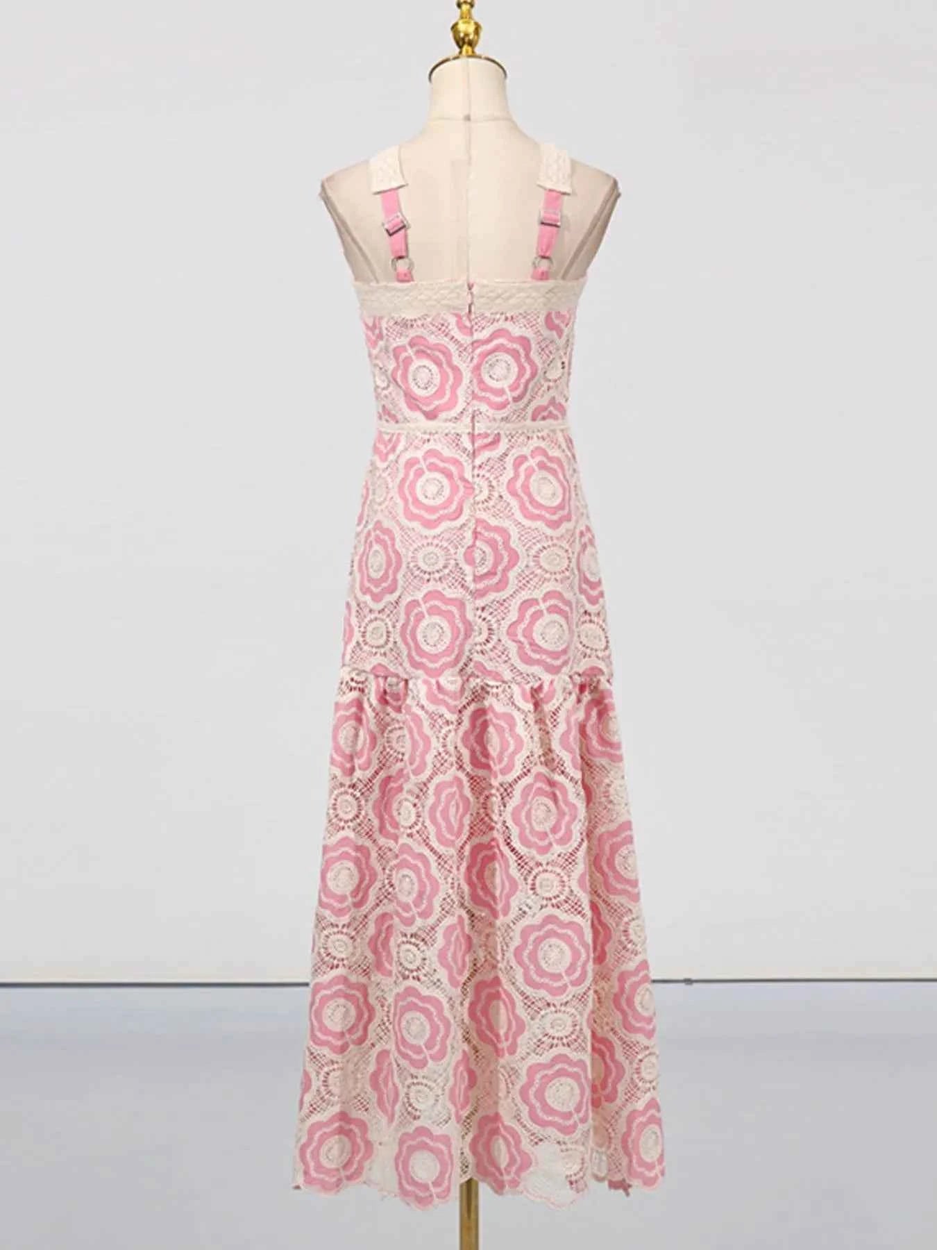 Lace Sleeveless Tiered Midi Dress 121ceafc-6c9a-4c17-8cf0-3a7b06b3ffe6-Max-Origin