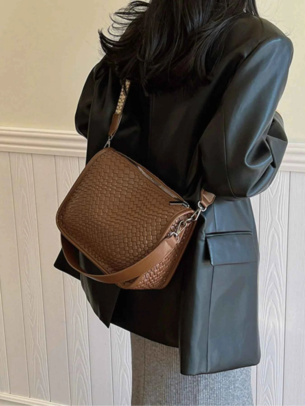 Textured Leather Shoulder Bag Brown One Size 12474c6e-d085-40c4-8129-422ae726ec4c-Max-Origin