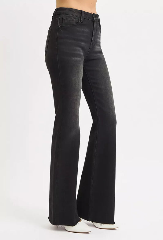 Full Size High Rise Flare Raw Cut Hem Jeans Plus Size 125c4077293a40218a12fc4b57a54a56-Max-Origin