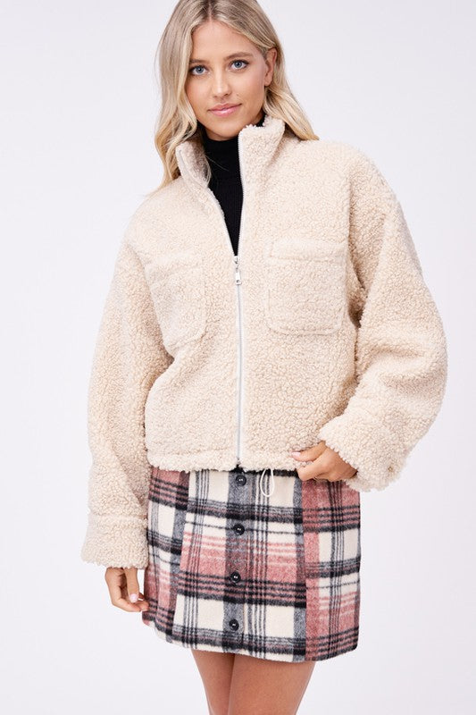 Sherpa jacket with front pockets 12779490_1b8b5f37-8a8e-4e0e-90b5-2941e16f3c28