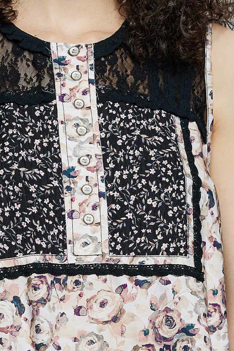 POL Printed Woven Lace Back Round Neck Sleeveless Top 128e5038-b591-4dea-addc-6aea901e4987-Max